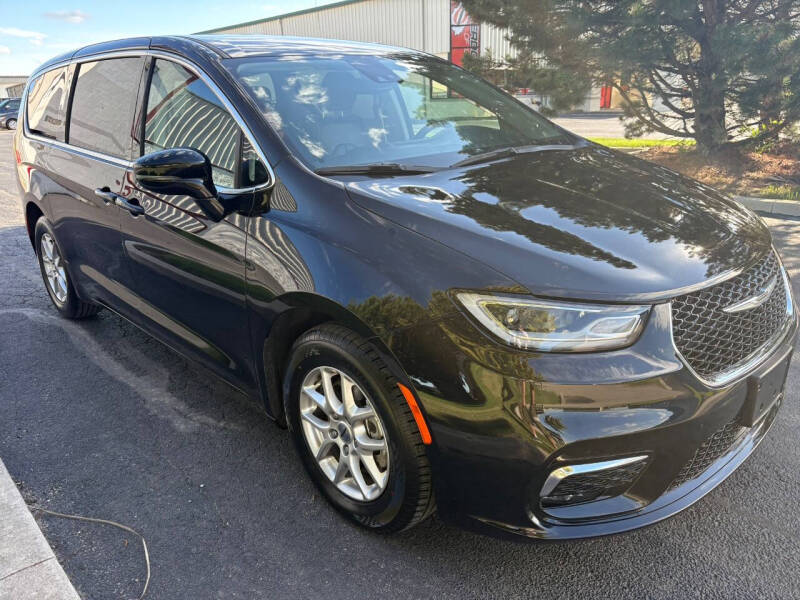 2024 Chrysler Pacifica Touring L