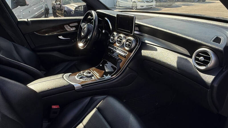 2019 Mercedes-Benz GLC GLC 300