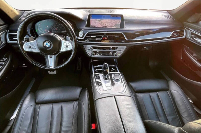 2022 BMW 7 Series 740i