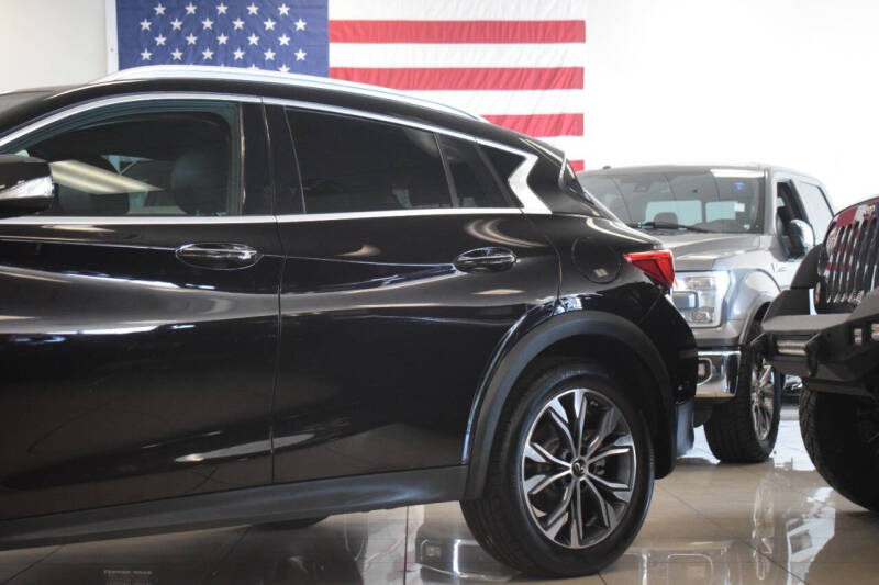2018 Infiniti QX30 Premium