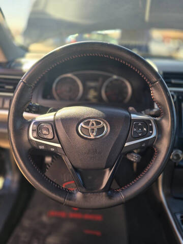 2016 Toyota Camry SE