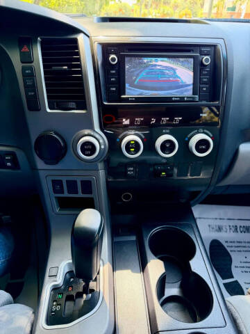 2017 Toyota Sequoia SR5