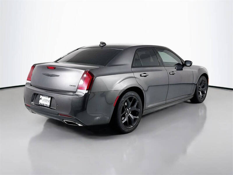 2023 Chrysler 300 Touring L