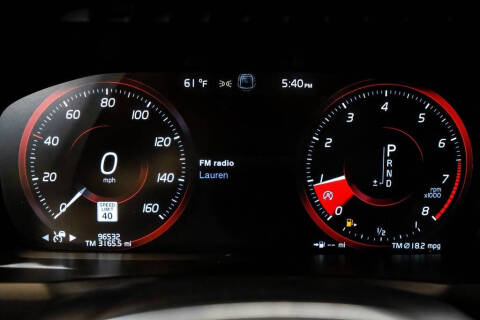 2017 Volvo XC90 T6 Momentum