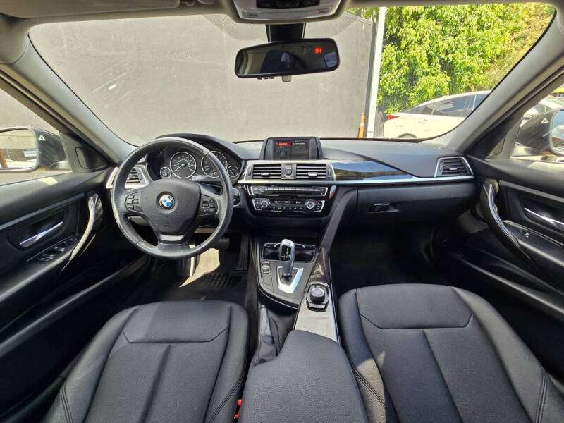 2018 BMW 3 Series 320i
