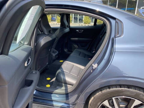 2024 Volvo S60 B5 Core Dark Theme