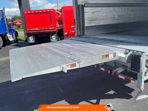 2017 Freightliner M2 106