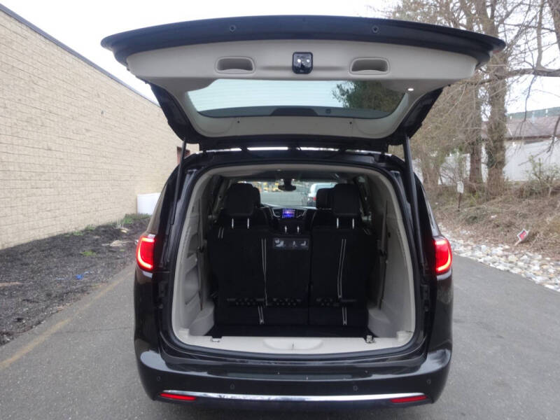 2017 Chrysler Pacifica Touring-L