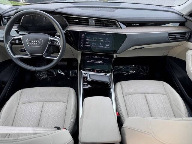 2024 Audi Q8 e-tron quattro Premium Plus