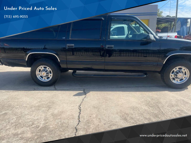 1998 Chevrolet Suburban Base's photo