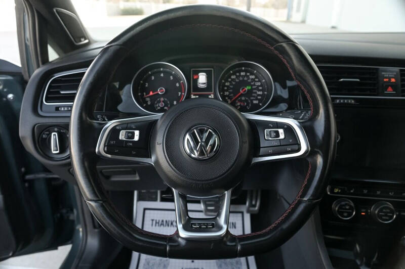 2018 Volkswagen Golf GTI S