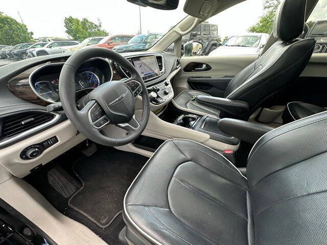 2023 Chrysler Pacifica Plug-In Hybrid Limited