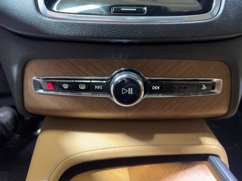 2019 Volvo XC90 T6 Inscription