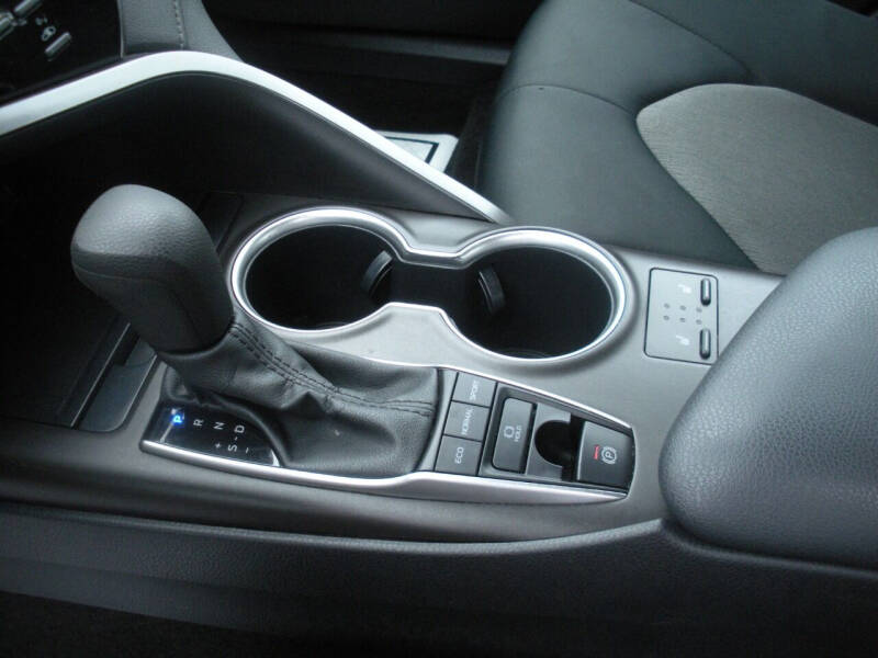 2022 Toyota Camry LE