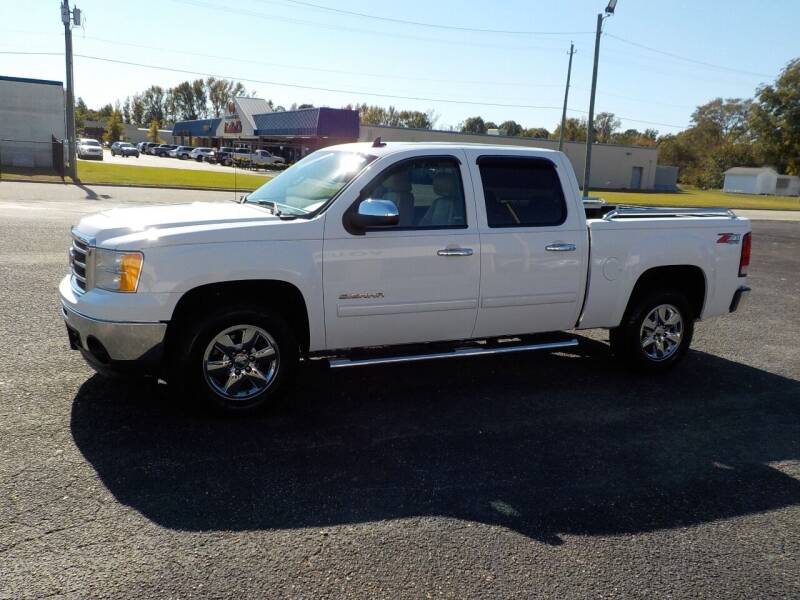 2013 GMC Sierra 1500 for sale at Young's Motor Company Inc. in Benson NC