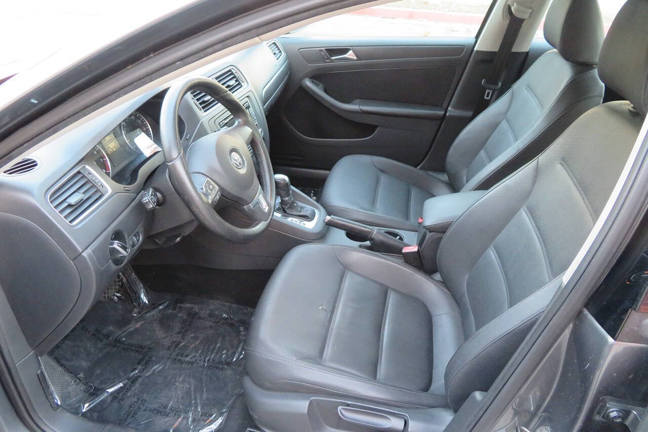 2012 Volkswagen Jetta for sale at The Car Vendor LLC in Bellflower, CA