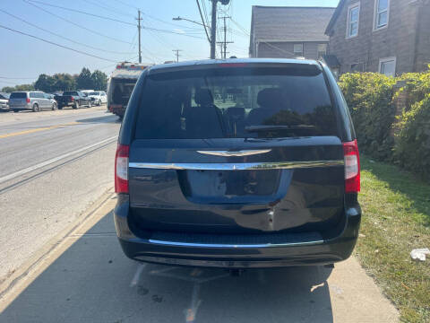 2013 Chrysler Town and Country Touring