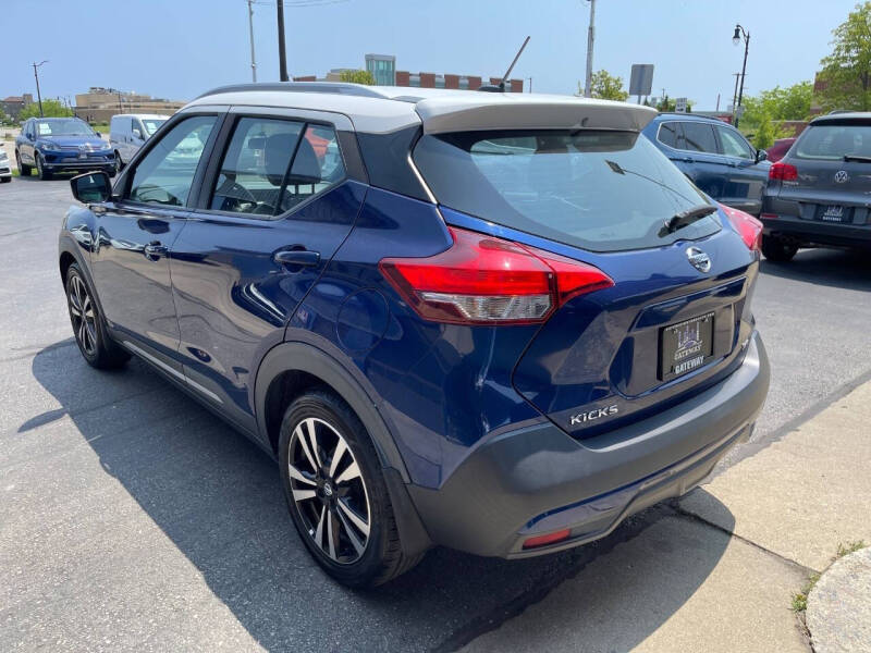 2019 Nissan Kicks SR