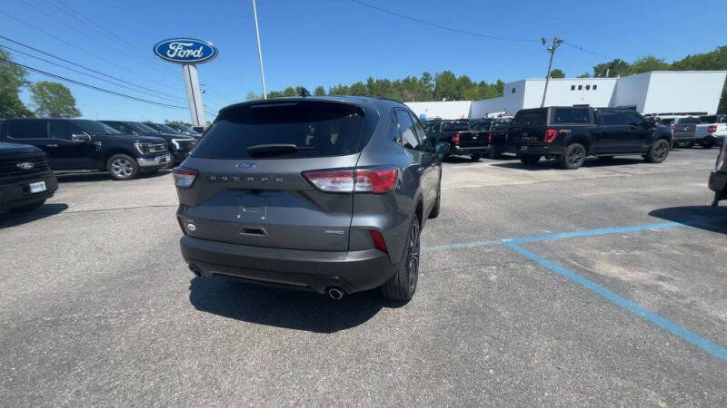 2022 Ford Escape SE