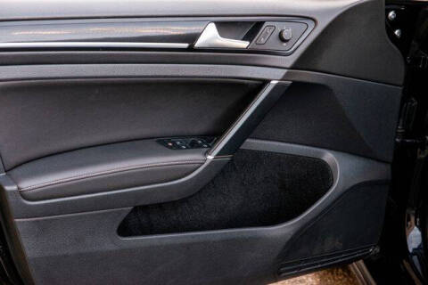 2017 Volkswagen Golf R 4Motion