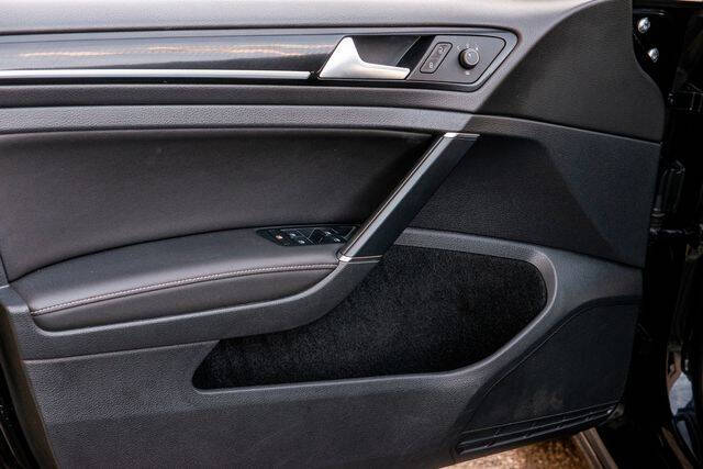 2017 Volkswagen Golf R 4Motion