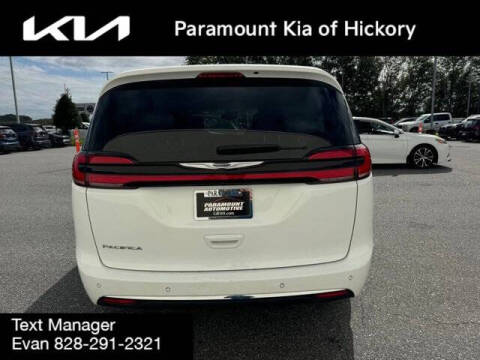 2024 Chrysler Pacifica Touring L