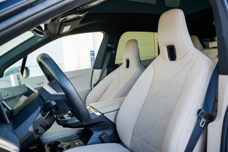 2025 BMW iX xDrive50