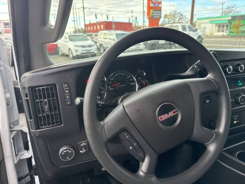 2017 GMC Savana 2500