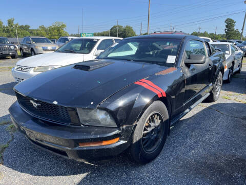 2005 Ford Mustang V6 Deluxe