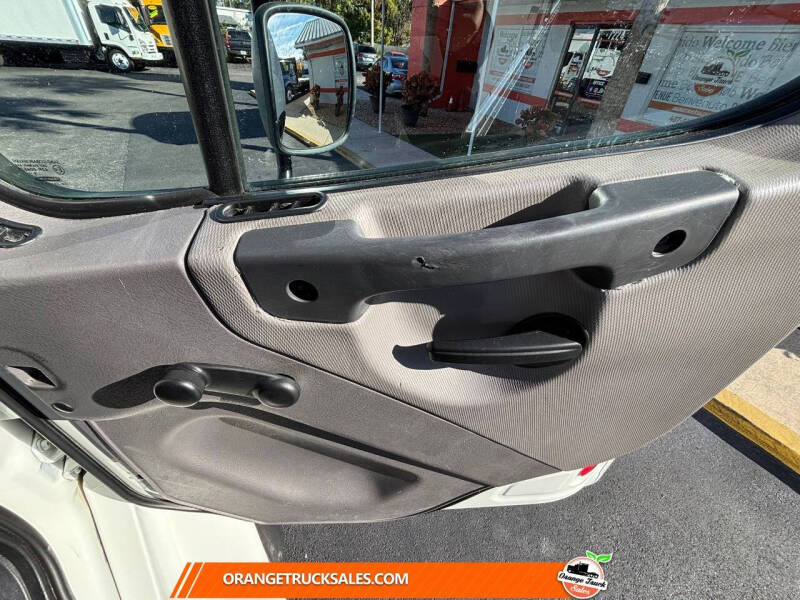 2020 Freightliner M2 106