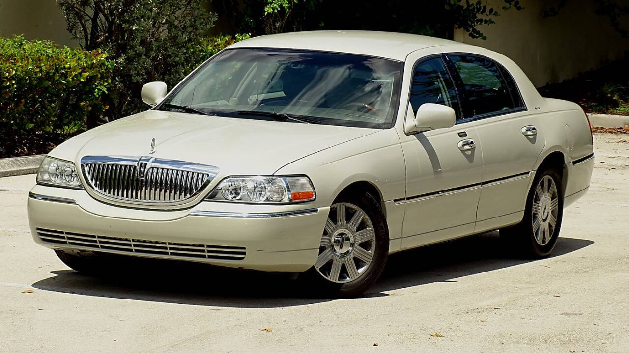2004 Lincoln Town Car 46