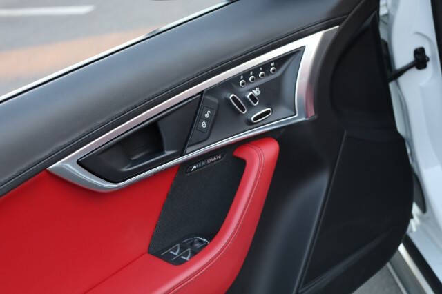 2018 Jaguar F-TYPE 340HP