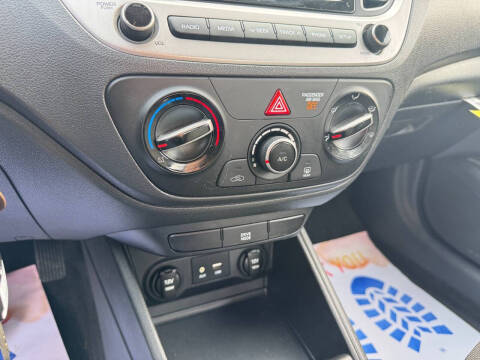 2020 Hyundai Accent SE