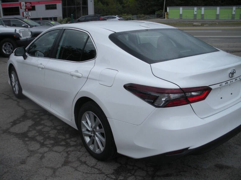 2022 Toyota Camry LE