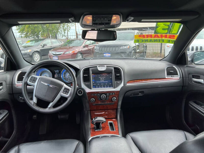 2013 Chrysler 300 Motown