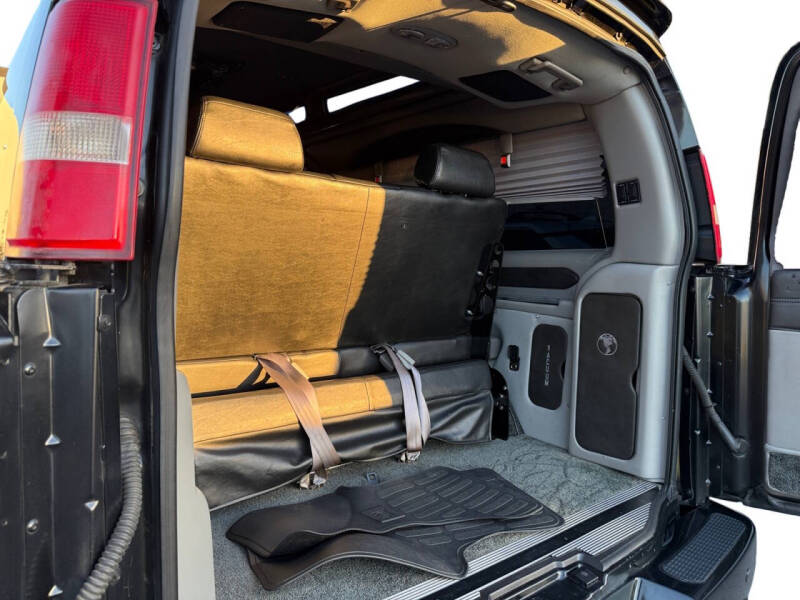 2017 GMC Savana 2500