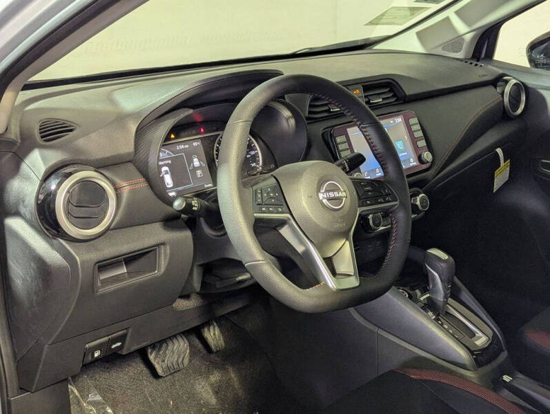 2025 Nissan Versa SR