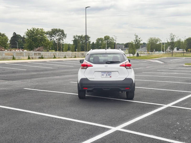 2019 Nissan Kicks S