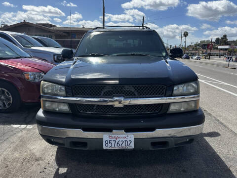 2005 Chevrolet Avalanche for sale at Aria Auto Sales in San Diego CA