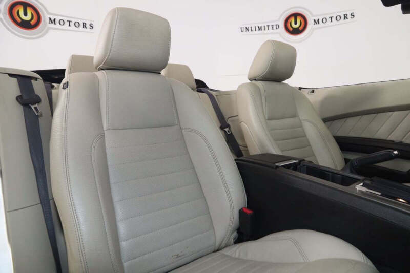2011 Ford Mustang V6 Premium
