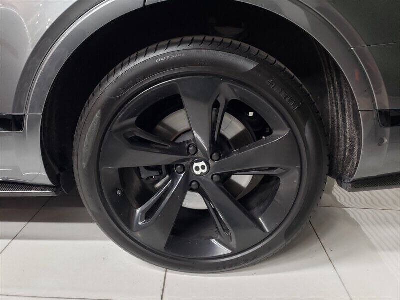 2018 Bentley Bentayga 16