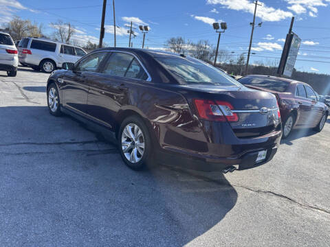 2011 Ford Taurus SEL