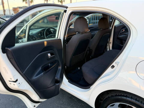 2013 Kia Rio 5-Door SX