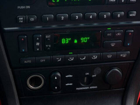 2002 Ford Thunderbird Deluxe