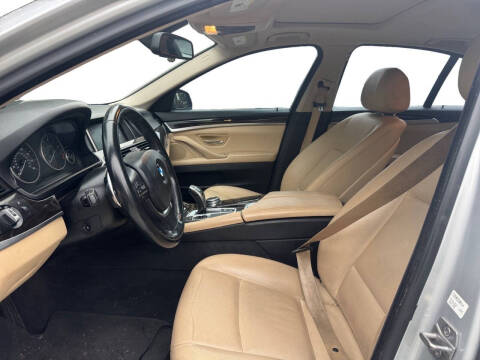 2016 BMW 5 Series 528i