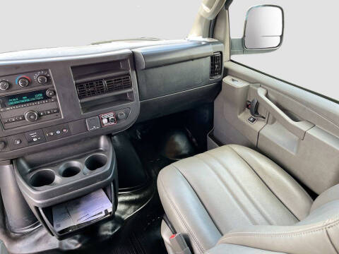 2025 Chevrolet Express 2500