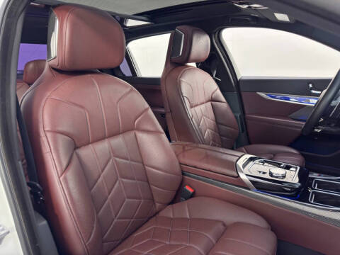 2023 BMW 7 Series 740i