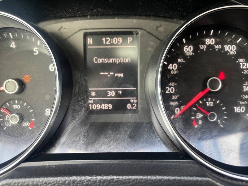 2016 Volkswagen Passat 1.8T SE