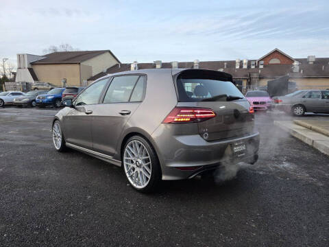 2017 Volkswagen Golf R 4Motion