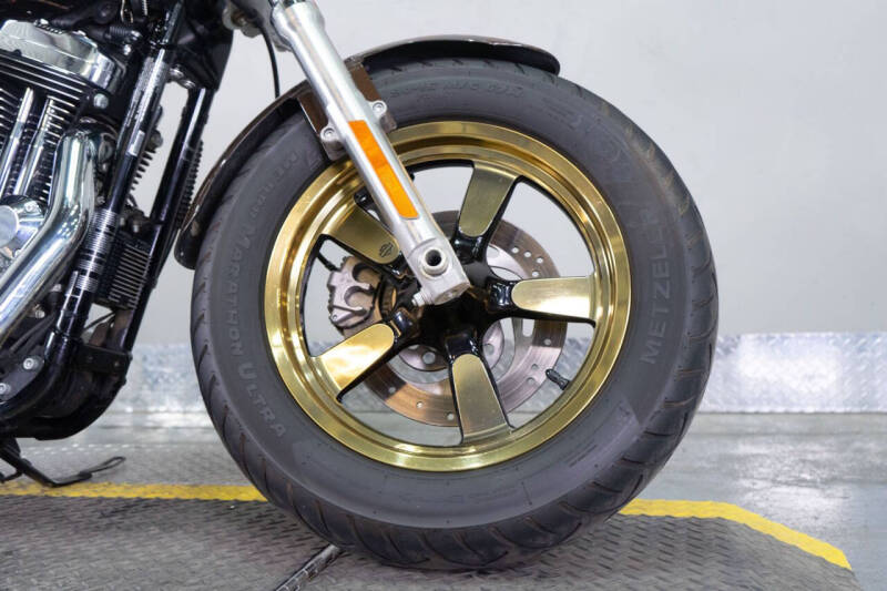 2013 Harley-Davidson Sportster 1200 Custom